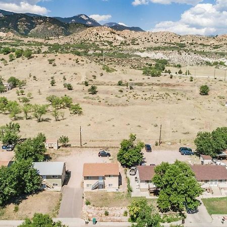 2Br Garden-Level Great Outdoors Dog Friendly Apartment Colorado Springs Exterior photo